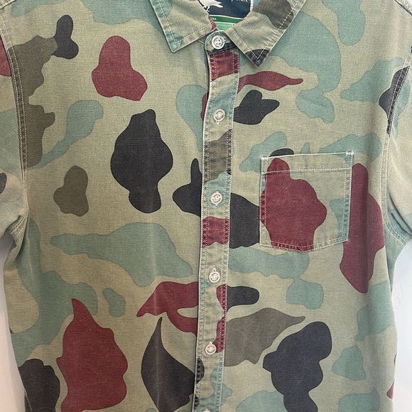 Modern Amusement Men’s Size Small Camouflage Short Sleeve Button Up Cotton Shirt - Picture 4 of 5